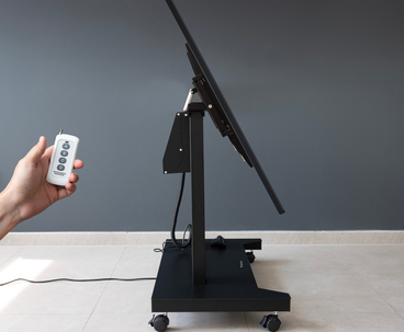 SOPORTE SUELO RUEDAS ELECTRICO UROS 52"-84'' NEGRO TOOQ